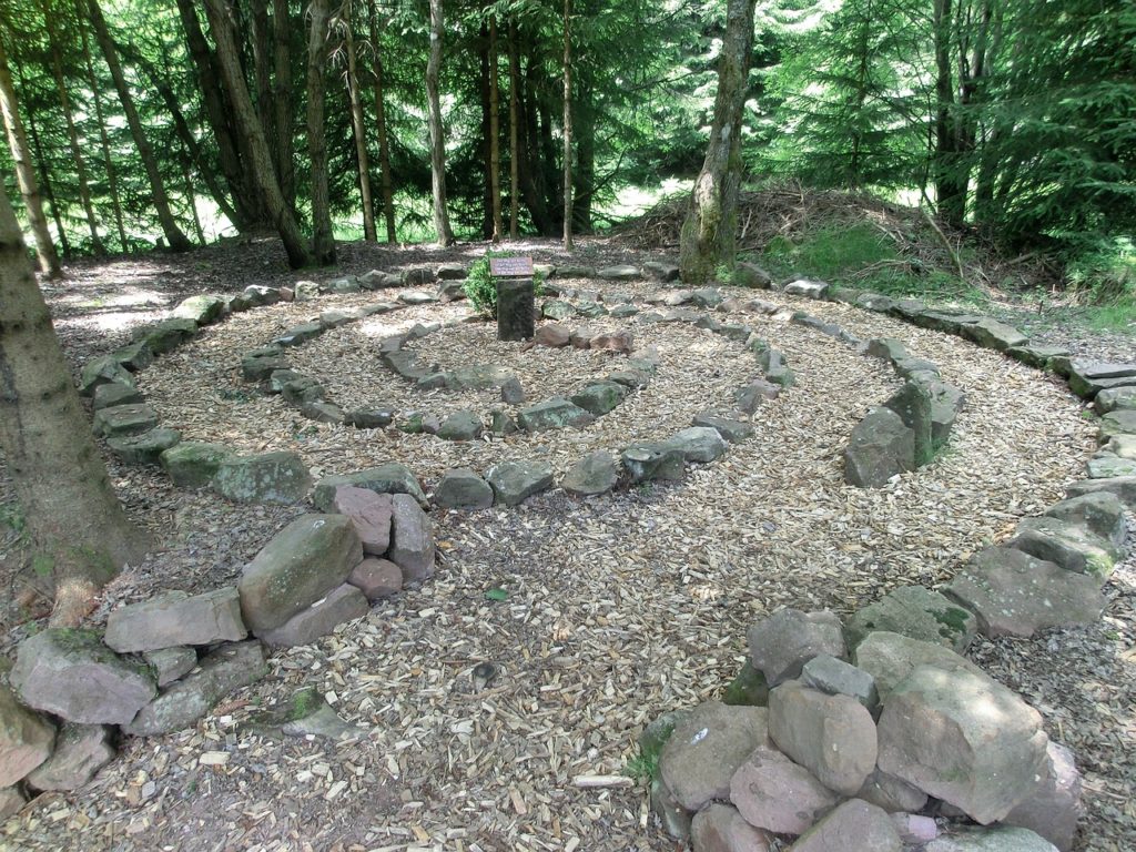 labyrinth, away, center